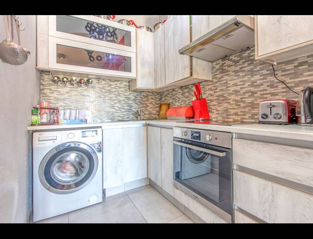 3 BEDROOM APARTMENT BLOCK FOR SALE IN RIDGEWAY